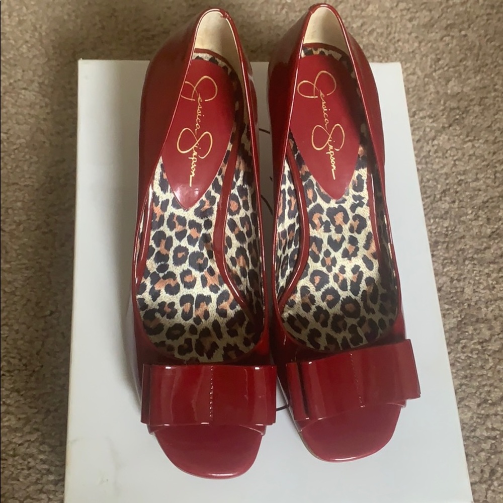 Super stylish Jessica Simpson pumps open toes